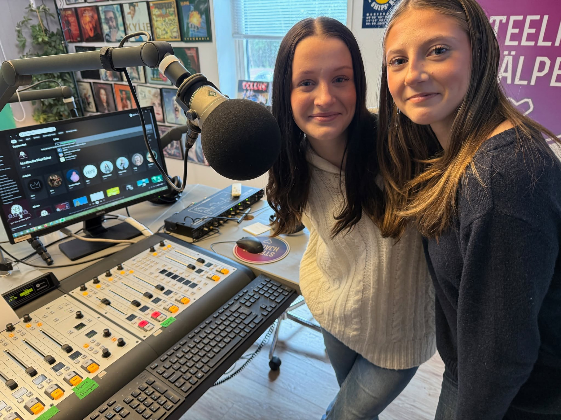 Edit och Alicja i studion för Äntligen Fredag